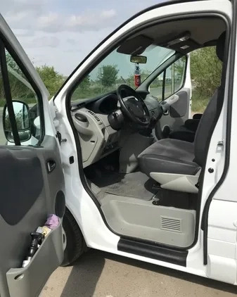 Renault Trafic cena 84600 przebieg: 193000, rok produkcji 2014 z Bielawa małe 121